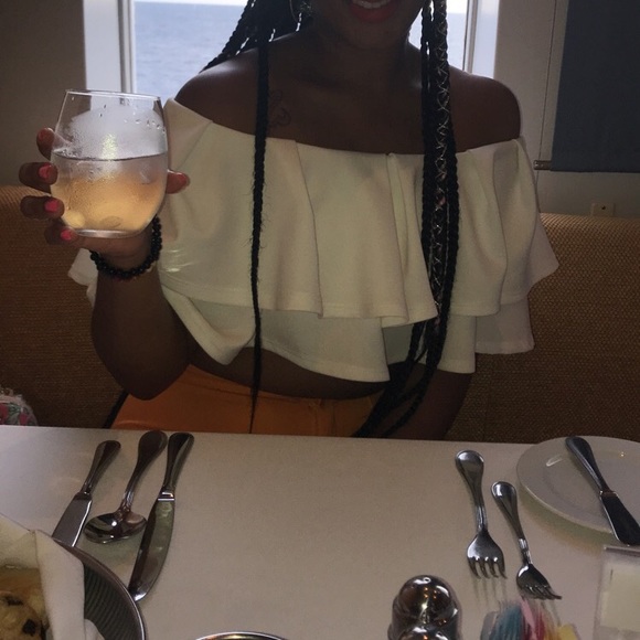 White ruffled top - Picture 3 of 3